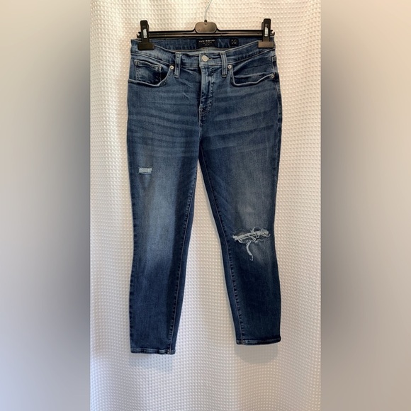 Women’s LUCKY BRAND medium wash mid rise crop Ava‎ distressed jeans size 28/6 - Picture 1 of 16